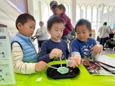 Children experiment with nano-sand