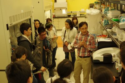 Weinan talks to Tochiku students